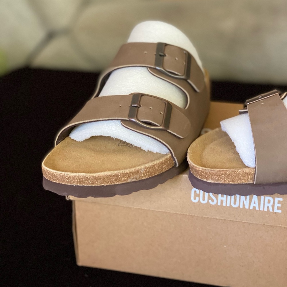 SANDALS 🩴 NWB